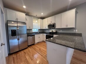Building Photo - 39 Eden Ave