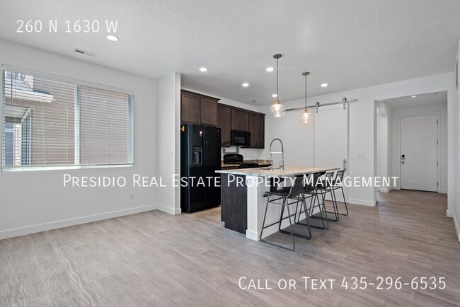 Building Photo - 260 N 1630 W