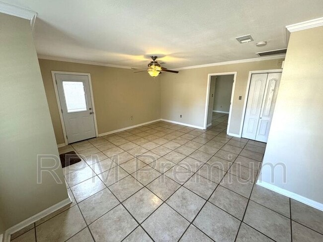 Building Photo - 1027 Barrington Dr