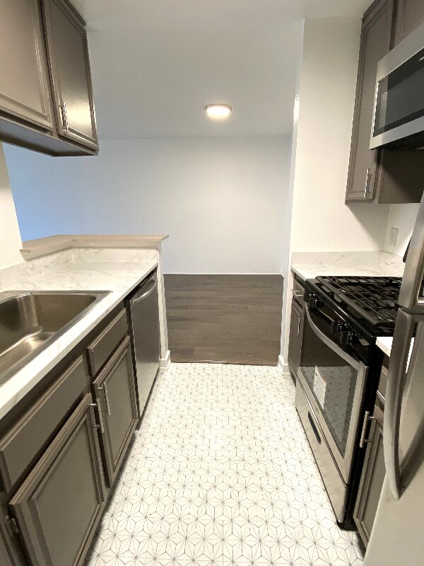 Foto del edificio - 465 Oak St