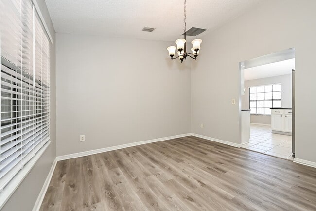 Building Photo - 8014 Dunstable Cir