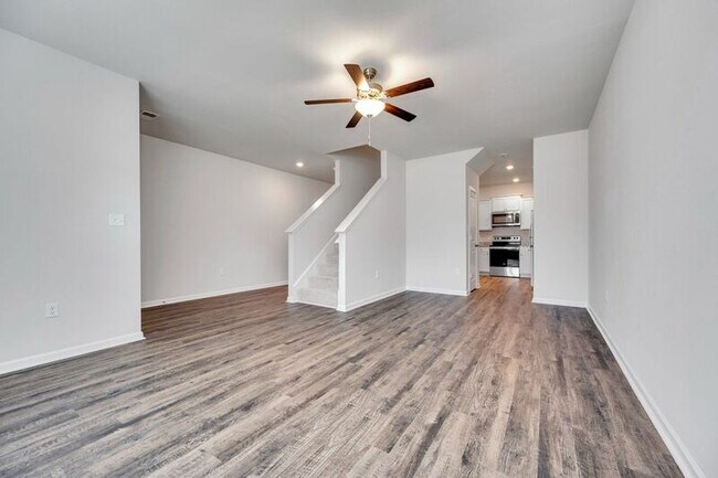 Building Photo - 6227 Rainbow Row