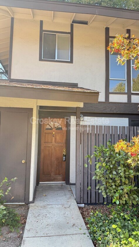 Foto principal - 5422 Roundtree Ct