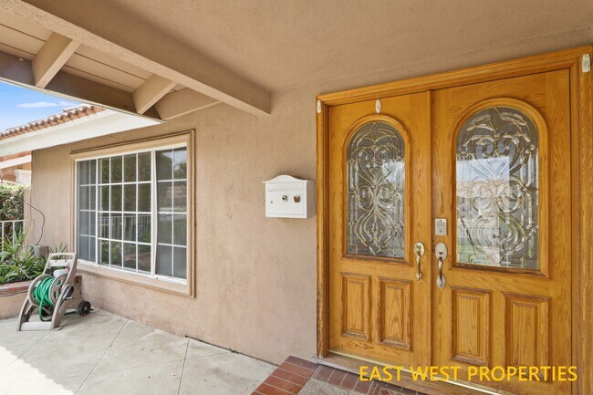 Building Photo - 11186 Lavender Ave