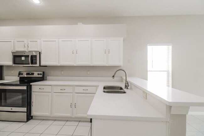Building Photo - 131 Harwood Cir