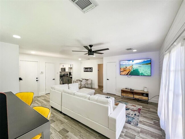 Foto del edificio - 3135 Webster St