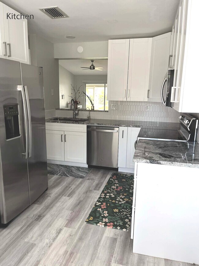 Building Photo - 3023 Beecher Dr E