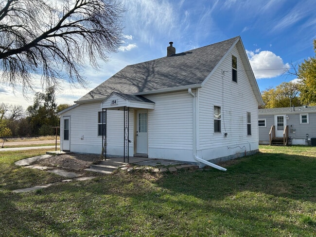 Building Photo - 154 Robley St