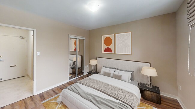Building Photo - Strathroy Manor