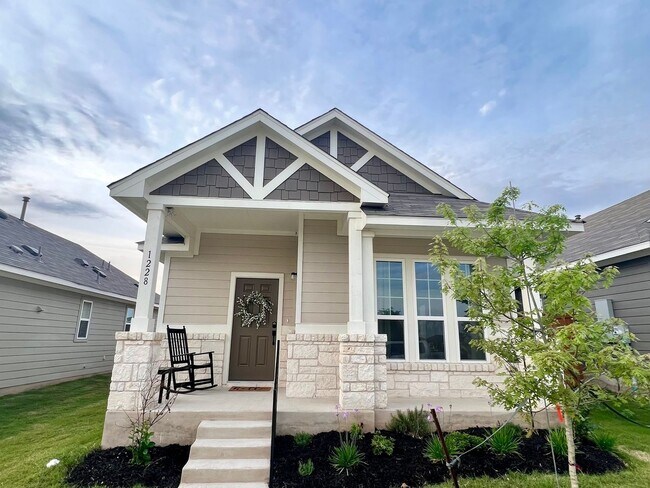 Building Photo - 2 Bedroom Single Family Home in San Marcos