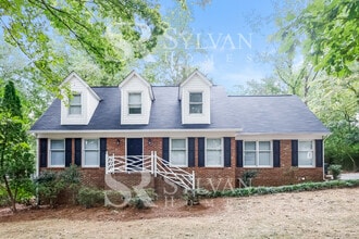 Building Photo - 721 Summerwood Dr