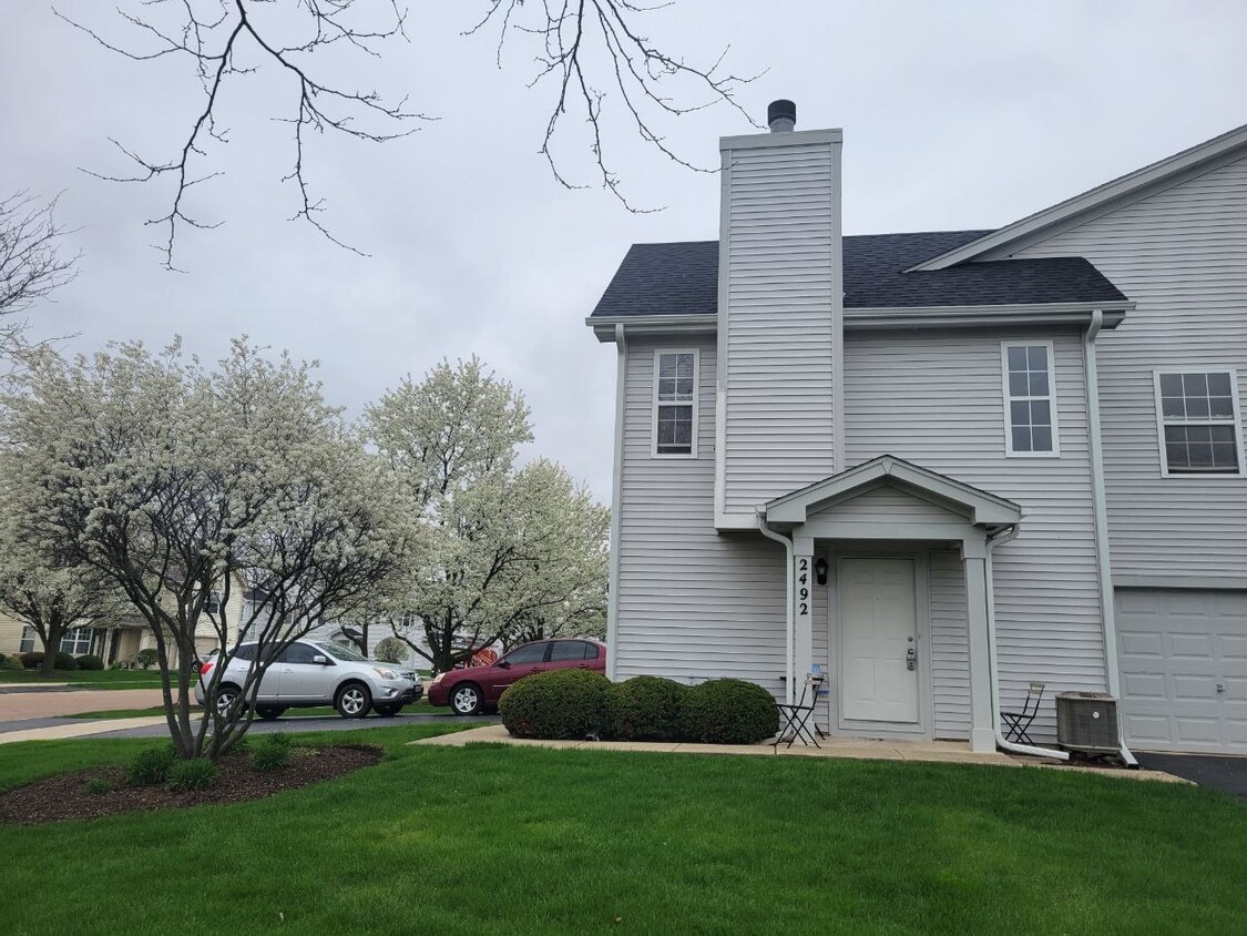 Primary Photo - 2492 Dickens Dr