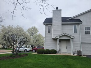 Building Photo - 2492 Dickens Dr
