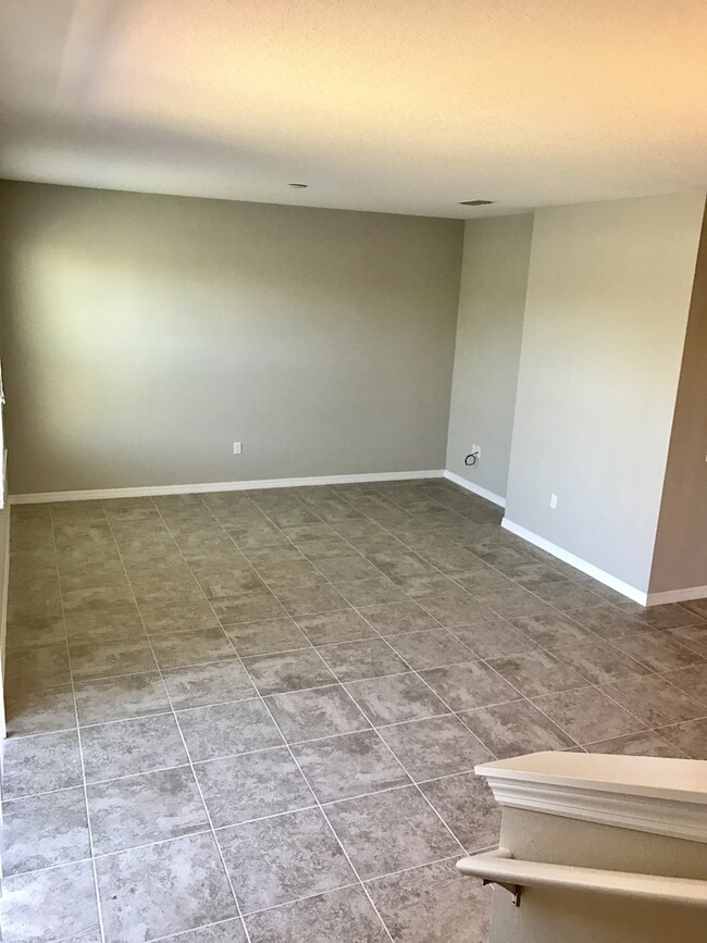 Building Photo - 3/2.5 Beautiful Energy Efficient Townhome ...