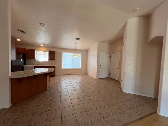 Building Photo - 3 BEDROOM HOME IN THE FOOTHILLS WITH A SPA!