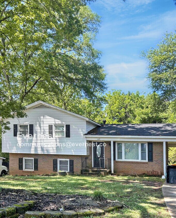 Foto principal - 1109 Woodhaven Dr