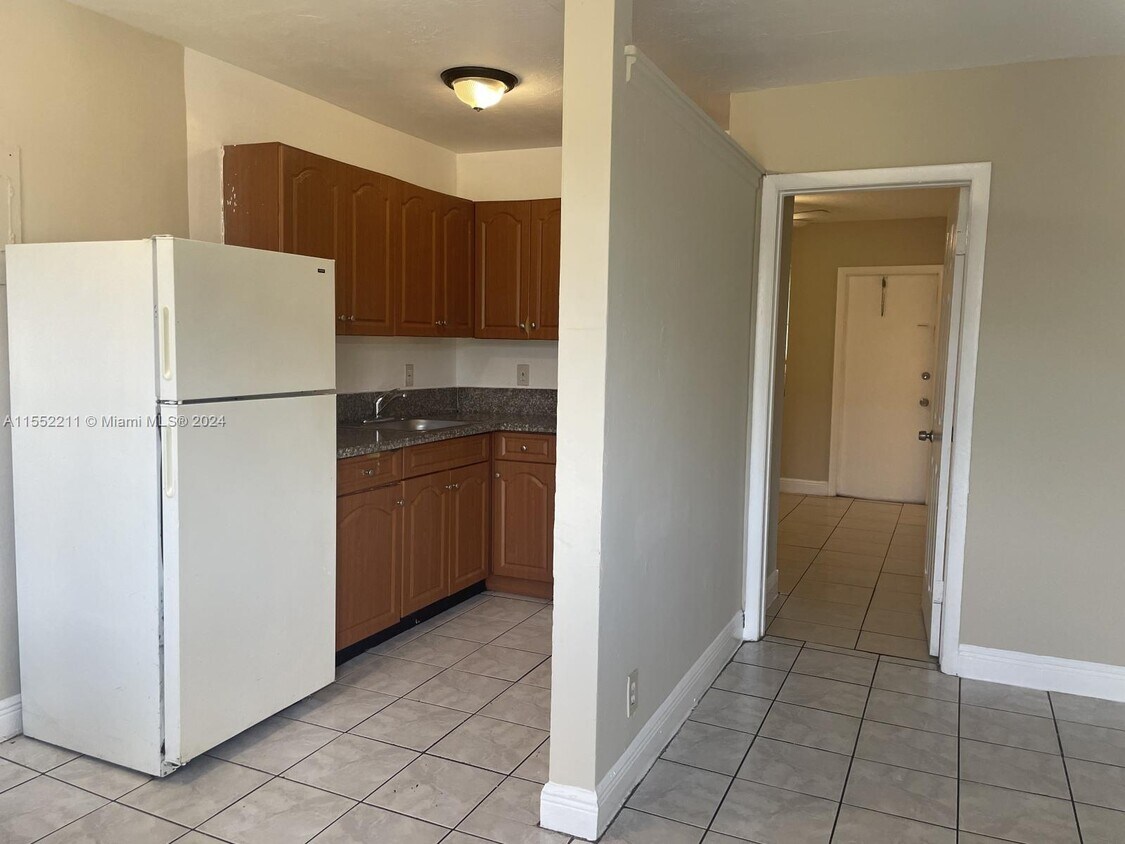 Foto principal - 724 NW 4th Ave