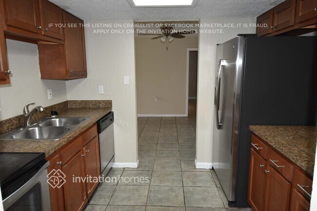 Building Photo - 7121 N 50th St