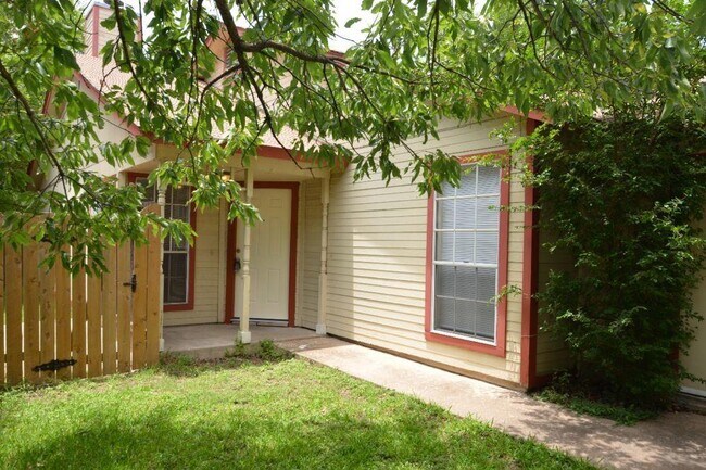 Foto del edificio - 12206 Alderbrook Dr