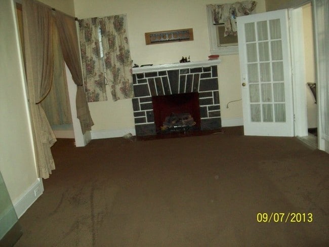 Interior Photo - 145 S Fairview Ave