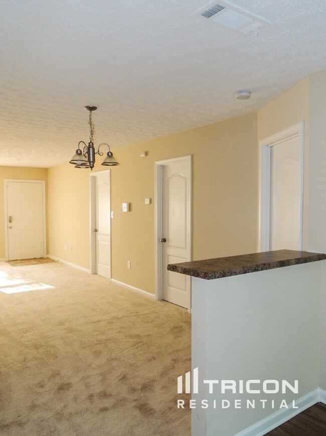Building Photo - 1026 Weatherwood Pl NE