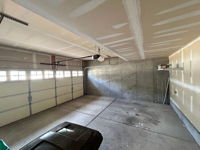 Building Photo - 113 Siena Ln