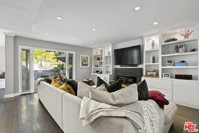 Foto del edificio - 5176 Don Pio Dr