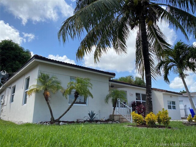 Foto del edificio - 3884 NW 2nd St