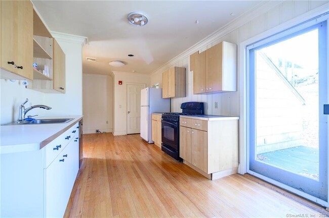 Building Photo - 209 Dunn Ave