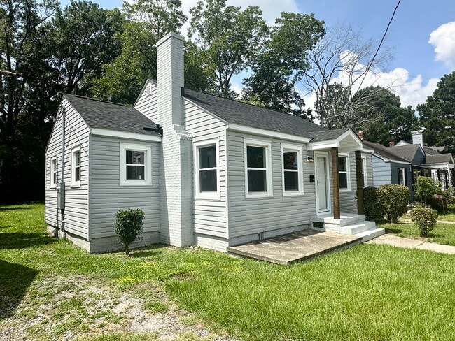 Building Photo - 1107 Colonial Ave