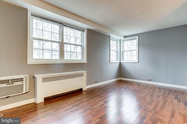 Building Photo - 206 N Trenton St