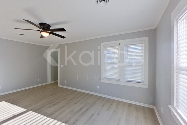 Building Photo - 411 Sunset Terrace