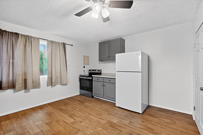 Building Photo - 4109 Comanche Rd NE