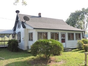Building Photo - 8220 Glass Rd