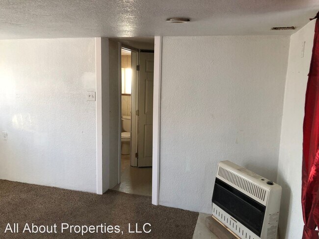 Foto del edificio - 2 br, 1 bath House - 606 1/2 Goodrich Avenue
