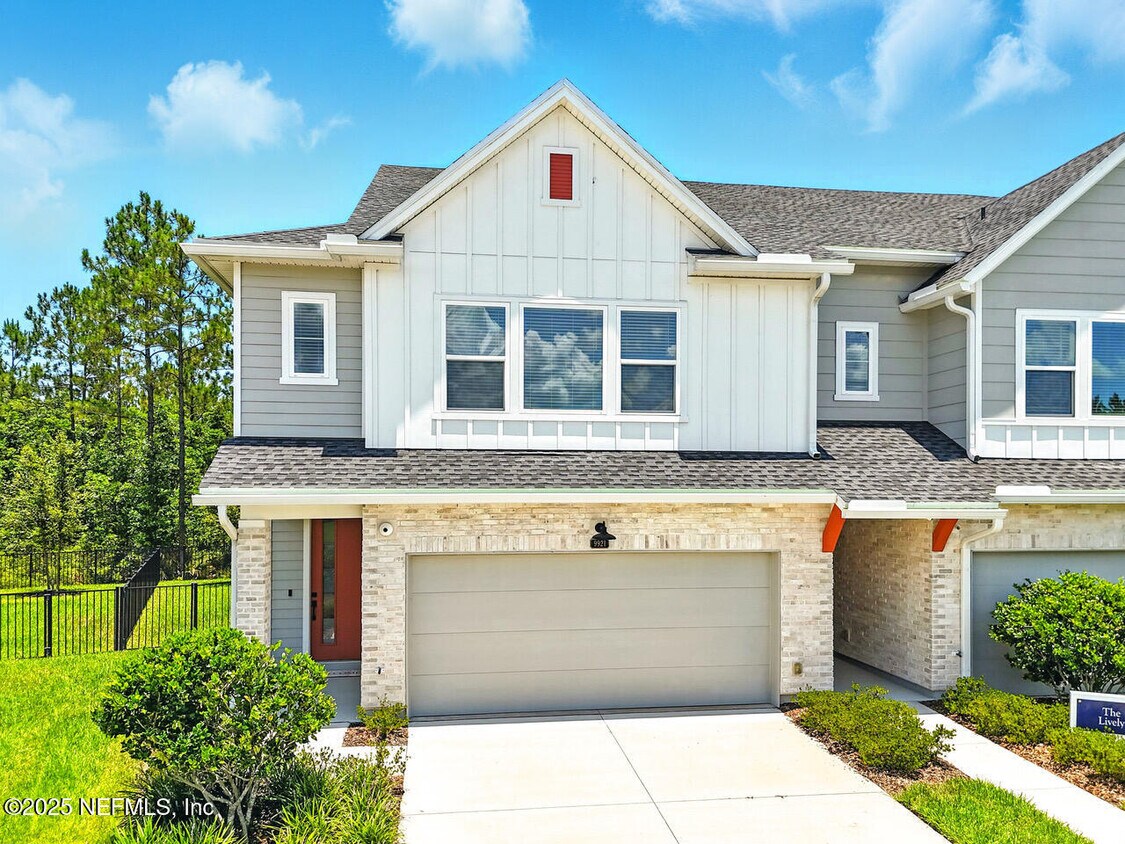 Foto principal - 9921 Element Rd