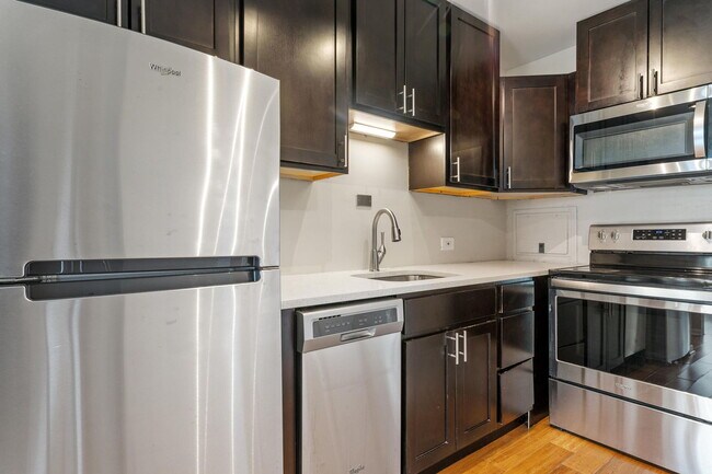 Foto del edificio - 3600 N Lake Shore Dr