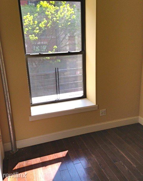 Building Photo - 3 br, 1 bath Apartment - 511 W 134th St