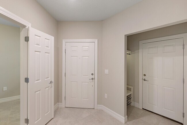 Foto del edificio - 473 Orchard Pass Ave