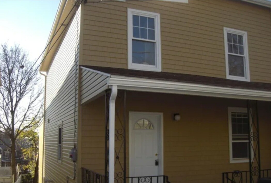 Primary Photo - 506 Division St