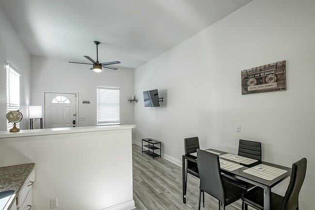 Building Photo - 1509 Louisa St