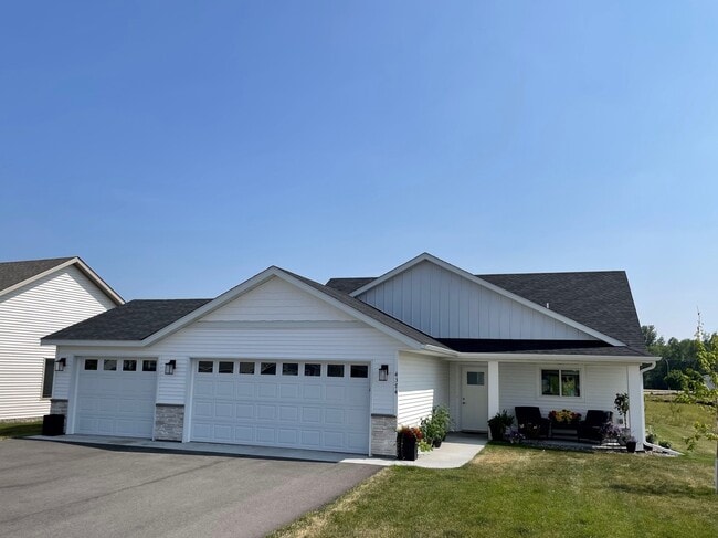 Building Photo - 4374 32nd St S