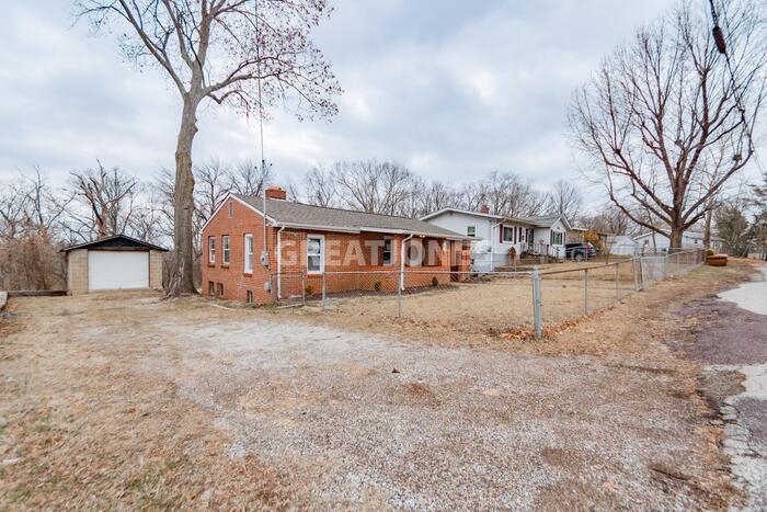 Primary Photo - 487 Schneider Hill Ct