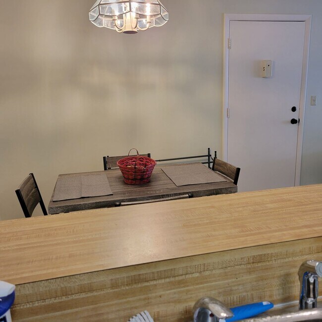 Foto del edificio - Seasonal/short term 2/2 ground floor condo...