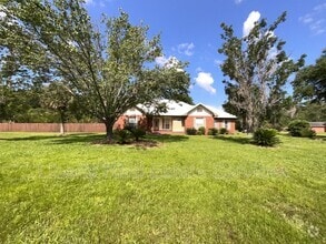 Building Photo - 380 Tremain Dr