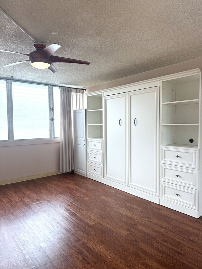 Foto del edificio - Rycroft Terrace - Upgraded Studio with Parking!