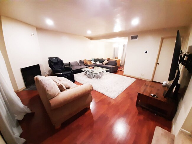 Foto del edificio - 7115 Etiwanda Ave