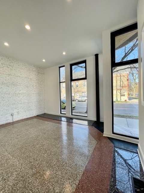 Building Photo - 2827 N Central Park Ave