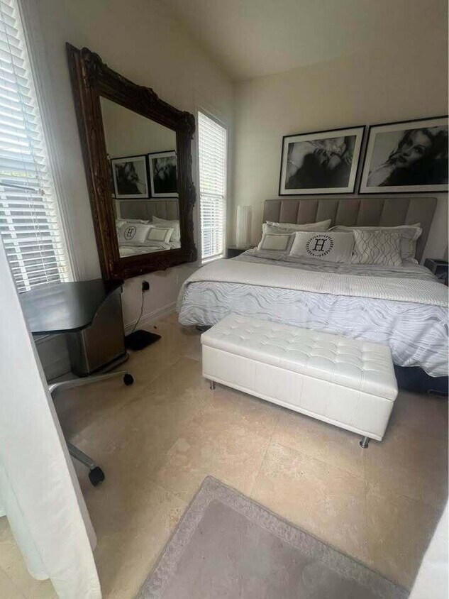 Primary Photo - 505 SW 16th Ct