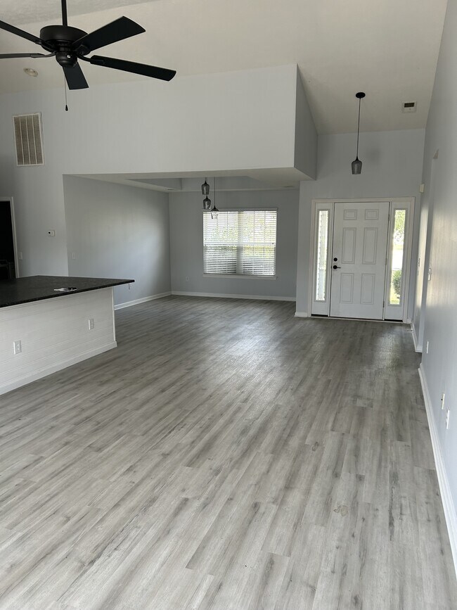 Foto del edificio - 4328 Heartwood Ln